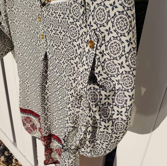 Rue 21 boho geometric blouse - Picture 2 of 8